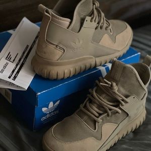 Adidas hemp x tubular size 10